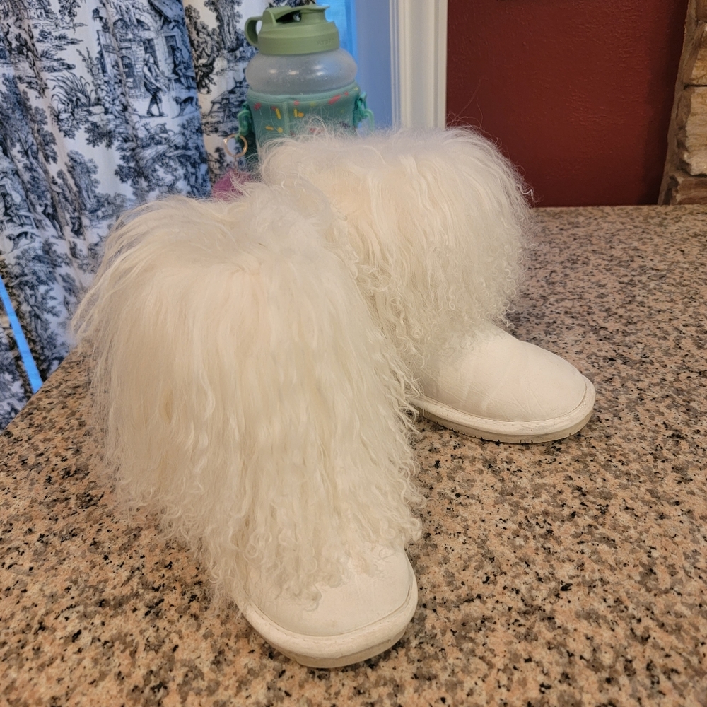 Bear Paw Fluffy boots